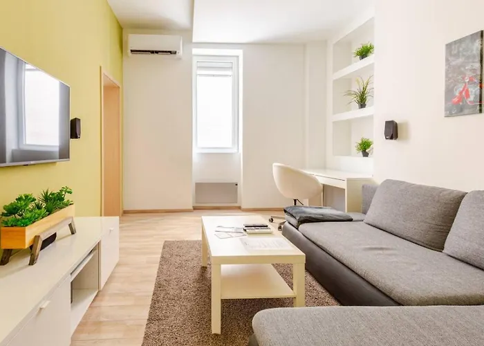 Dream Forest Apartment